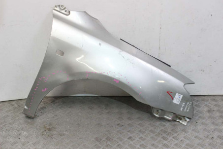 Крило переднє праве дефект 06- Toyota Avensis T25 (T250) 2003-2009 5381105040 (81509)