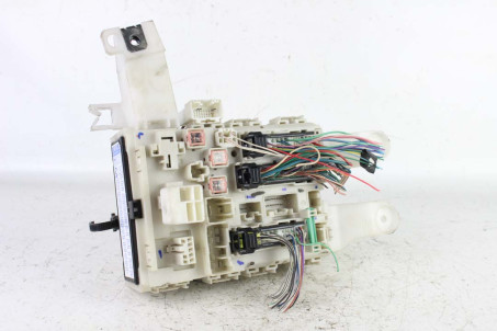 Блок запобіжників сервіс Toyota Auris 2006-2012 8273002150 (83326)