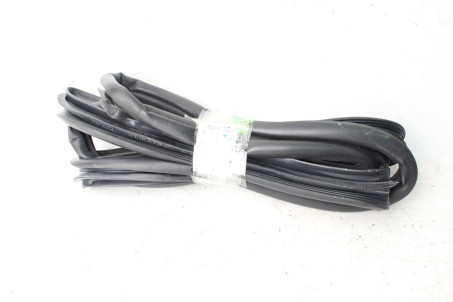 Ущільнювач двері задньої лівої Toyota Auris 2012-2020 6233202250 (100076)