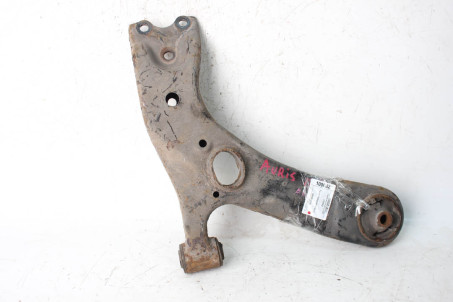 Важіль передній правий Toyota Auris 2012-2020 4806802130 (100082)