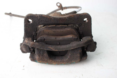 Супорт передній правий Toyota Auris 2012-2020 4773002510 (100110)