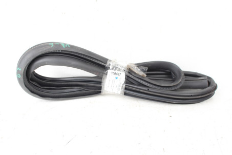 Уплотнитель двери задней правой универсал Mazda 6 (GG-GY) 2003-2007 G21C68913B (100467)