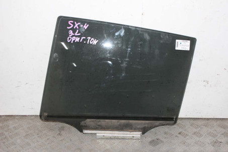 Стекло двери заднее левое оригинальная тонировка Suzuki SX-4 s-cross 2013- 8454661M10 (100604)