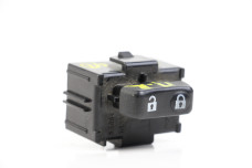 Кнопка центрального замка Toyota Corolla E16 (E160) 2013-2018  (10060612)