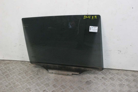 Стекло двери заднее правое оригинальная тонировка Suzuki SX-4 s-cross 2013- 8454161M10 (100606)