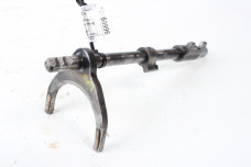 Вилка перемикання передач 1.3 МКПП Toyota Auris 2006-2012 3323020030 (10060996)