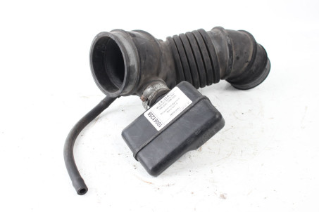 Патрубок воздушного фильтра 1.8 Mitsubishi Space Star 1998-2005 MR910951 (10061258)