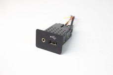 Блок AUX-USB Nissan Leaf (ZE1) 2017-2025 284H35FA0A (10062047)