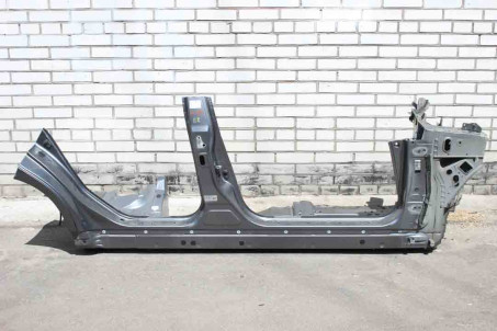 Поріг правий зі стійками (A-B)+чобіток Infiniti Q50 (V37) 2014-2020 G64104GAMA (10062203)