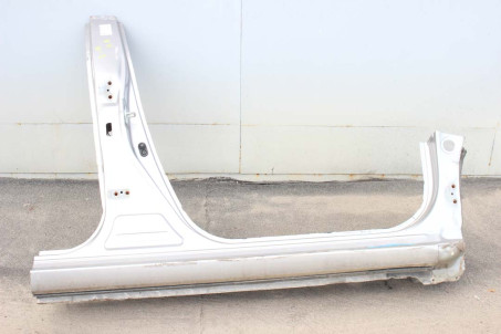 Поріг правий зі стійками (A-B) Toyota Corolla E16 (E160) 2013-2018 6131102280 (10062978)