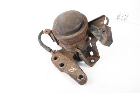 Подушка мотора права 1.6 TDI Suzuki SX-4 s-cross 2013- 1161055P00 (100709)