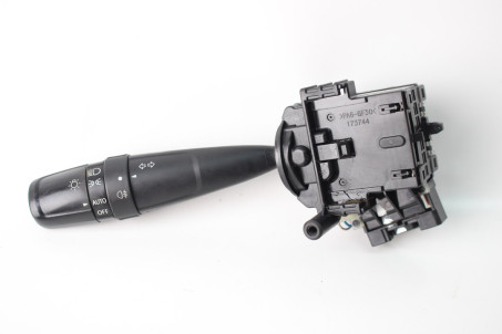 Переключатель подрулевой левый Suzuki SX-4 s-cross 2013- 3721061M50 (100756)