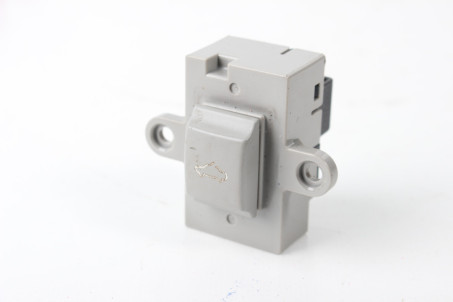 Кнопка открывания люка Suzuki SX-4 s-cross 2013- 3788061M006GS (100826)