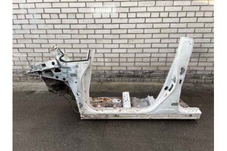 Порог левый со стойками (A-B) Toyota Prius (ZVW35) 2009-2015  (101170)