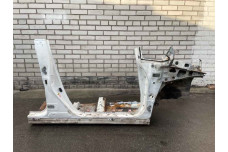 Поріг правий зі стійками (A-B) Toyota Prius (ZVW35) 2009-2015  (101171)