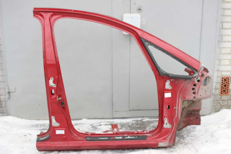 Поріг правий зі стійками (A-B) 5D Mitsubishi Colt (Z30) 2004-2012 MN161584 / MN161580 (101328)