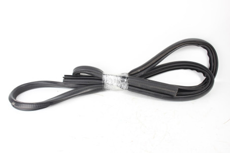 Ущильнювач двері передньої 5D Mitsubishi Colt (Z30) 2004-2012 MR978371 (101349)