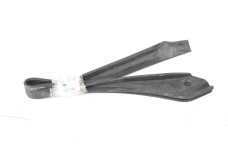 Ущільнювач двері задньої правої нижній Lexus UX (ZA10) 2018- 6787376030 (101370)