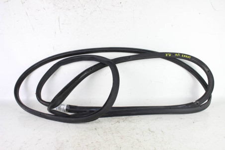 Ущільнювач на двері передні праві Lexus UX (ZA10) 2018- 6786176020 (101511)