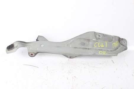 Кронштейн крепления крыла правый 08- Mitsubishi Colt (Z30) 2004-2012 5220D224 (101631)