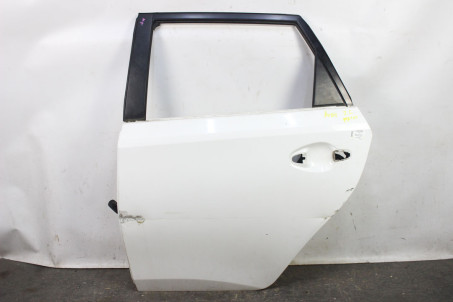 Дверь задняя левая универсал дефект Toyota Auris 2012-2020 6711402180 (101832)