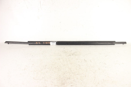 Молдинг стекла двери задний правый универсал Toyota Auris 2012-2020 7573002270 (101868)