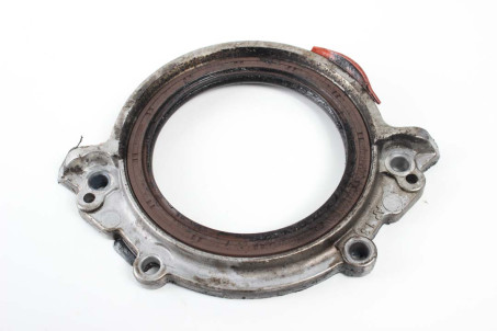 Крышка сальника коленчатого вала задняя 1.2 МКПП Nissan Micra (K12) 2002-2011  (102003)