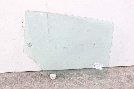 Скло двері заднє праве Mazda 3 (BM) 2012-2018 BHN972510 (102076) Saint Gobain Sekurit