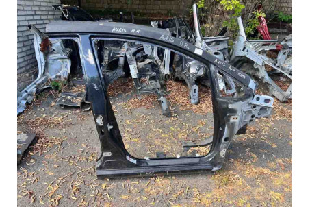 Поріг правий зі стійками (A-B) Toyota Auris 2006-2012 6140302050 (18683)