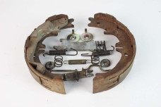 Механізм гальмівний лівий Toyota RAV-4 II 2000-2005 4761228030 (20266)