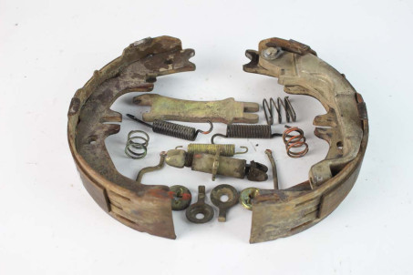 Механизм тормозной правый Toyota RAV-4 II 2000-2005 4761128030 (20267)