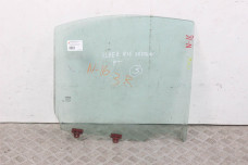Скло двері заднє праве седан Nissan Almera (N16) 2000-2006 823009M700 (2345)