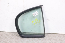 Скло двері задньої правої (кватирка) хетчбек Nissan Almera (N16) 2000-2006 82262BM701 (5991)