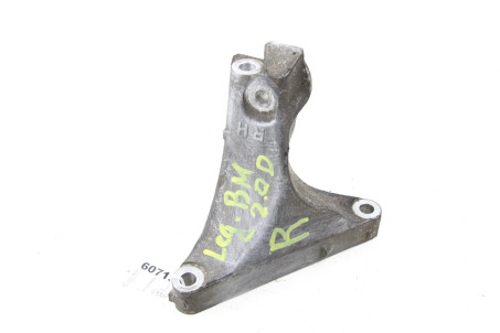 Кронштейн КПП правый 2.0 Diesel Subaru Legacy (BM) 2009-2014 30450AA021 (60713)