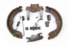 Механизм тормозной правый Nissan X-Trail (T30) 2002-2007 440788H300 (61264)
