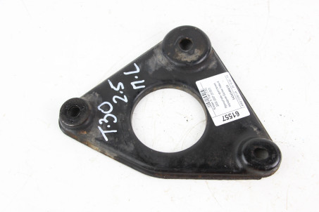 Кронштейн передньої балки лівий Nissan X-Trail (T30) 2002-2007 543434M410 (61557)