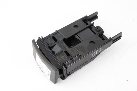 Підстаканник Nissan X-Trail (T30) 2002-2007 68430EQ100 / 68430EQ000 (61598)