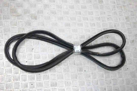 Ущільнювач кришки багажника Nissan Qashqai (J10) 2007-2014 90830JD000 (61763)