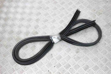 Ущільнювач двері задньої правої Nissan Qashqai (J10) 2007-2014 82830JD000 (61765)