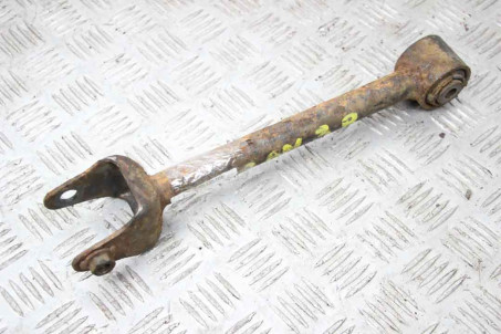 Важіль задній поперечний нижній (передній) правий Mazda 3 (BM) 2012-2018 B45A28500 (61908)