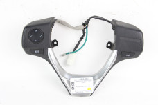 Кнопки керування на кермо Toyota Corolla E16 (E160) 2013-2018 8425002350C0 (61978)