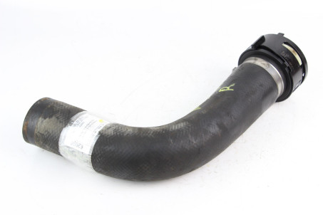 Патрубок интеркулера резина правый 2.2 TDI Mazda 3 (BM) 2012-2018 SH1213330 (62096)