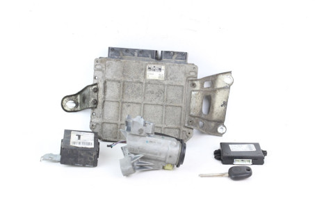 Блок керування двигуном комплект 1.3 АКПП Toyota Yaris 2005-2011 896610D421 (62200)