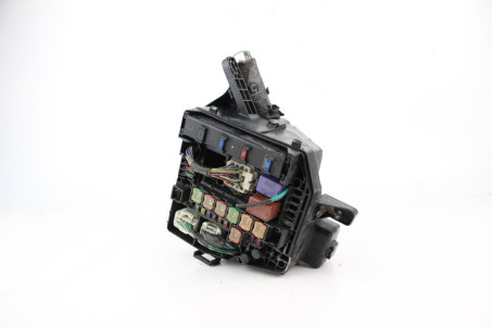 Блок предохранителей двигателя 1.3 АКПП Toyota Yaris 2005-2011 8274152031 (62205)