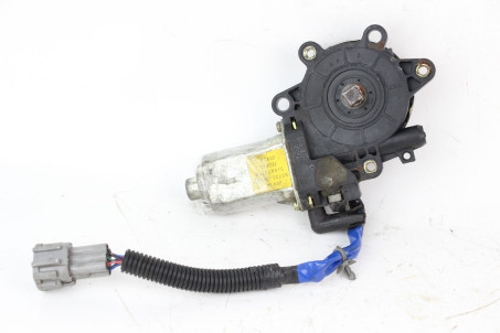 Моторчик склопідіймача передній лiвий Nissan X-Trail (T30) 2002-2007 807318H301 (62353)