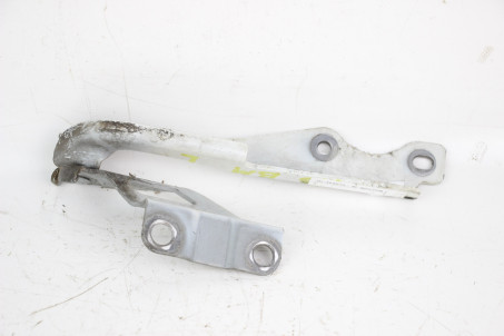 Петля капота левая Mazda 3 (BM) 2012-2018 B45A52420A (62439)