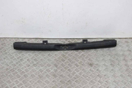 Накладка замку багажника пластик Mitsubishi Space Star 1998-2005 MR262060 (62493)