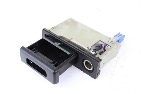 Попільничка Nissan X-Trail (T30) 2002-2007 68800EQ400 (62500)