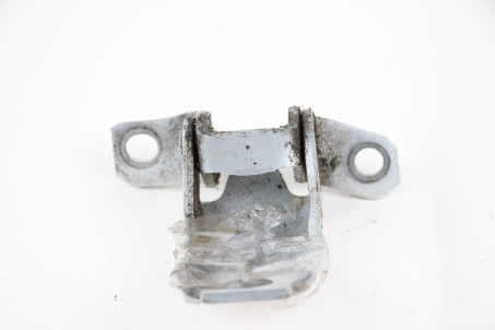 Петля двери задней левой низ Mazda 3 (BM) 2012-2018 KD5373240 (62689)