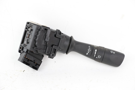 Перемикач підрульовий правий Toyota Corolla E16 (E160) 2013-2018 8465202660 (62994)